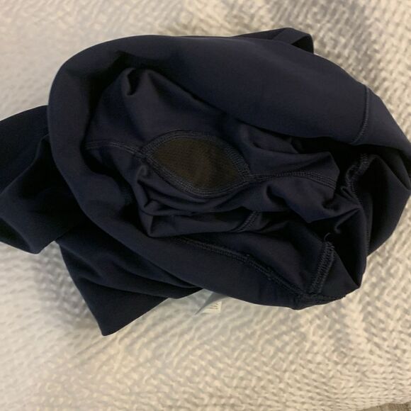 ATHLETA, capris, salutation stash pockets , good condition, size SP - Picture 5 of 7